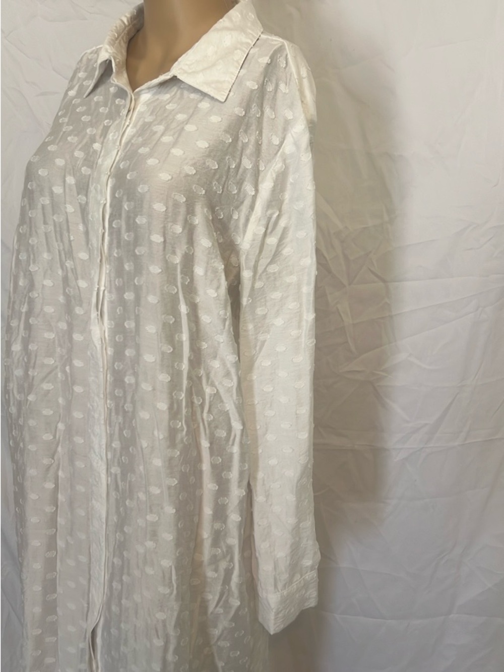 TUGBA White Textured Dot Button-Down Shirt
